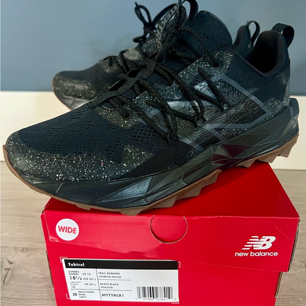 New Balance Men's Black Athletic Shoes